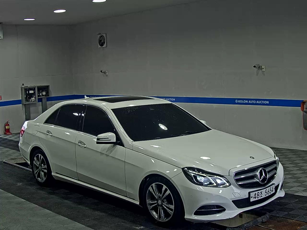 MERCEDES-BENZ E-CLASS (4TH GEN) E220 CDI BLUETEC AVANTGARDE 2015 - zdjęcie 3