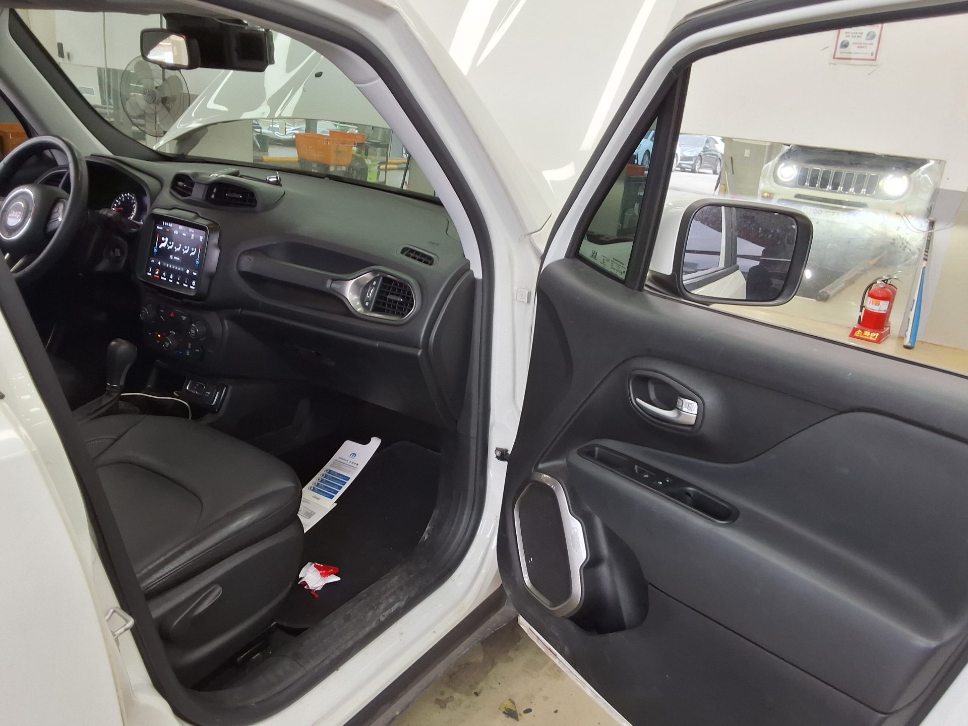 JEEP RENEGADE 2.4 GASOLINE LIMITED 2021 - zdjęcie 14