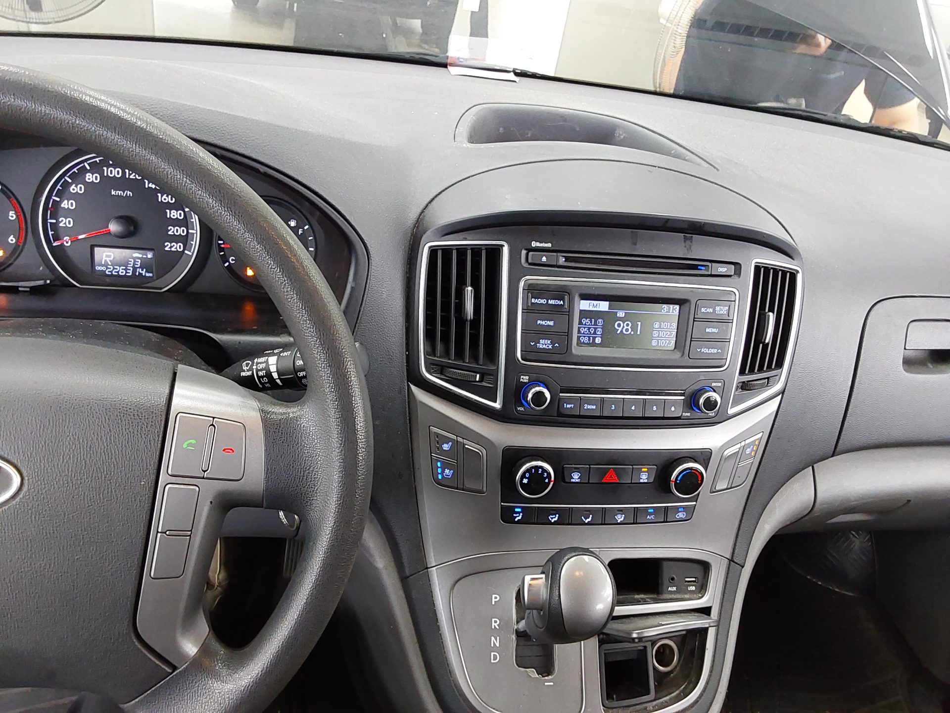 HYUNDAI GRAND STAREX 5-SEATER DIESEL VAN MODERN 2016 - zdjęcie 17