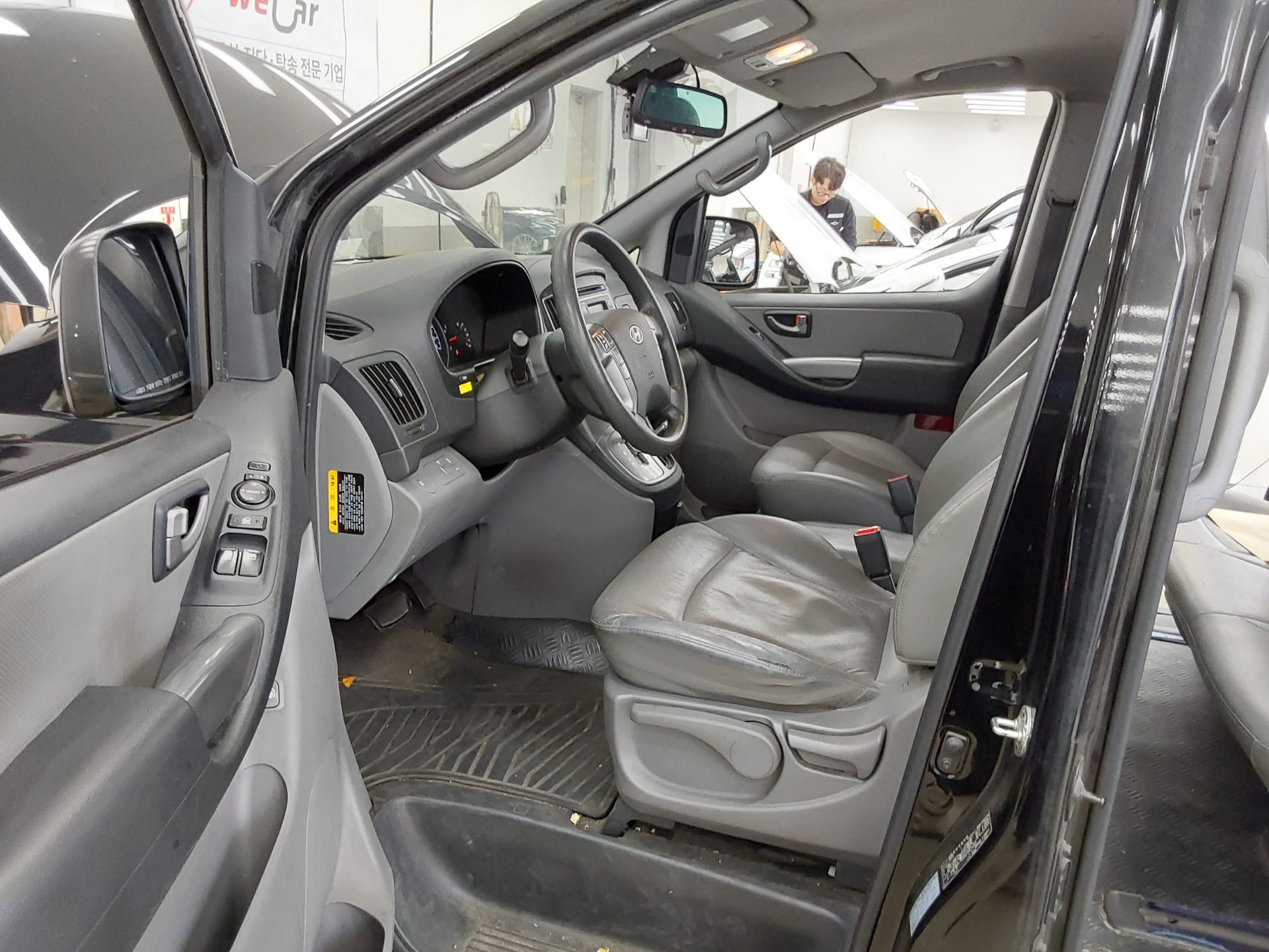 HYUNDAI GRAND STAREX 5-SEATER DIESEL VAN MODERN 2016 - zdjęcie 10