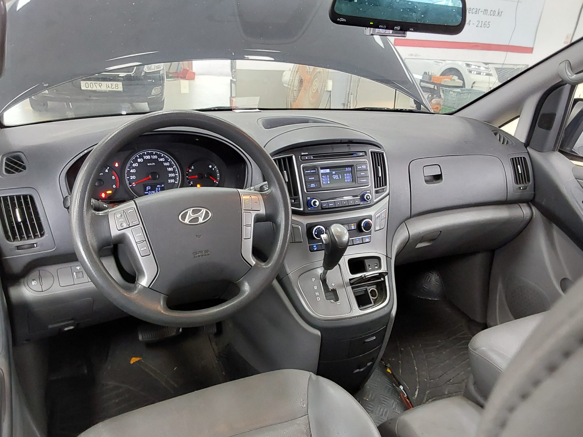 HYUNDAI GRAND STAREX 5-SEATER DIESEL VAN MODERN 2016 - zdjęcie 11