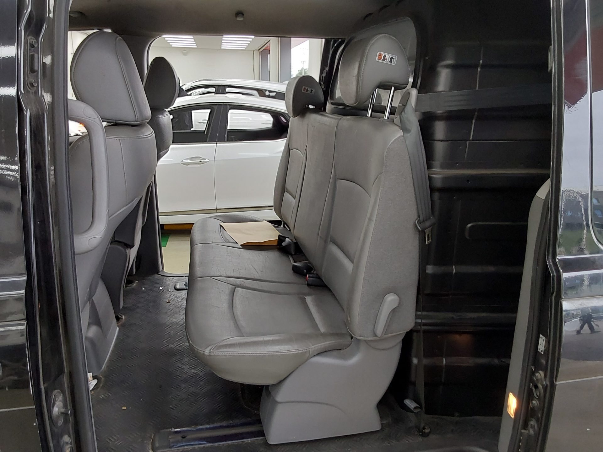 HYUNDAI GRAND STAREX 5-SEATER DIESEL VAN MODERN 2016 - zdjęcie 12