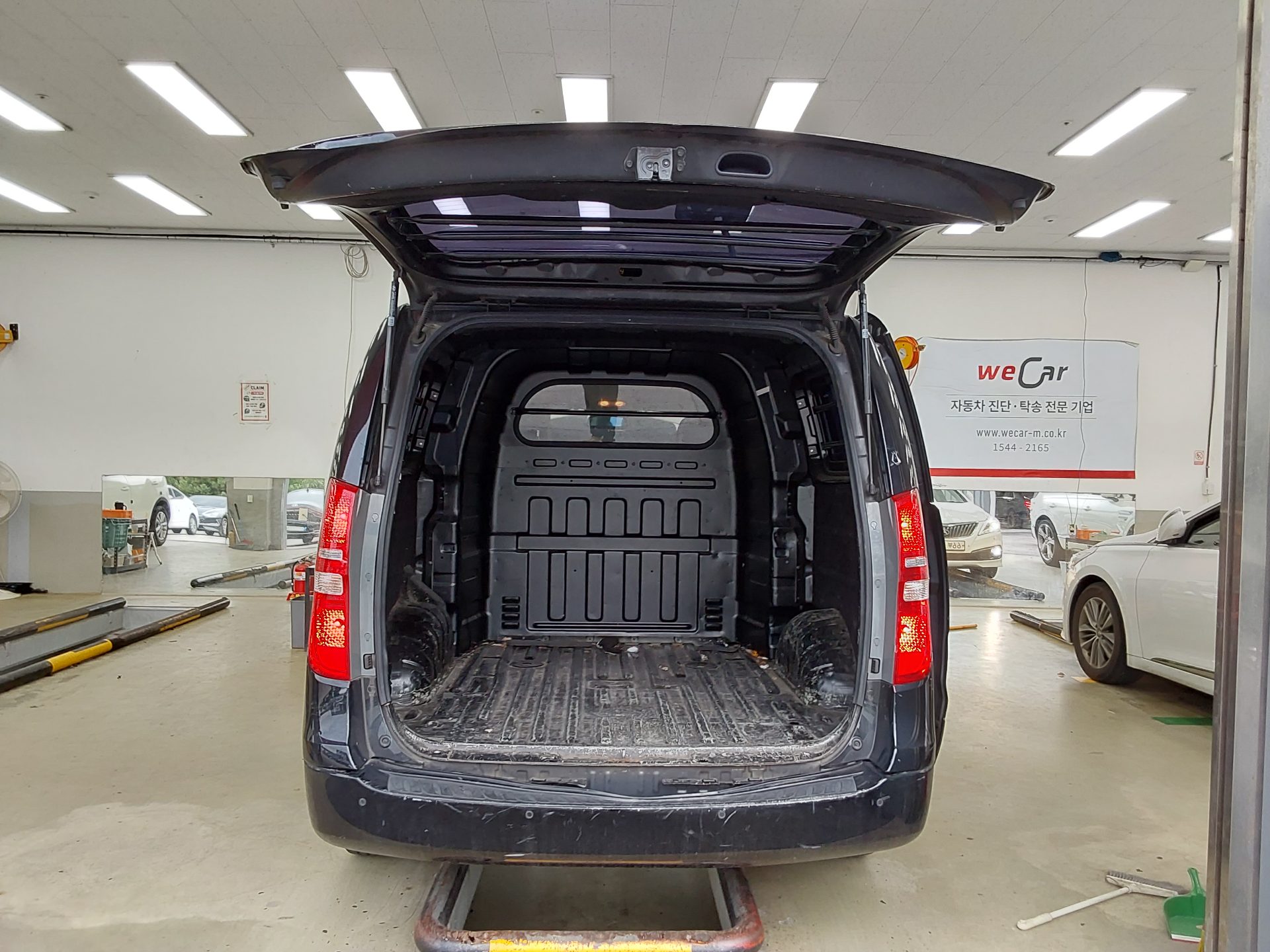 HYUNDAI GRAND STAREX 5-SEATER DIESEL VAN MODERN 2016 - zdjęcie 15