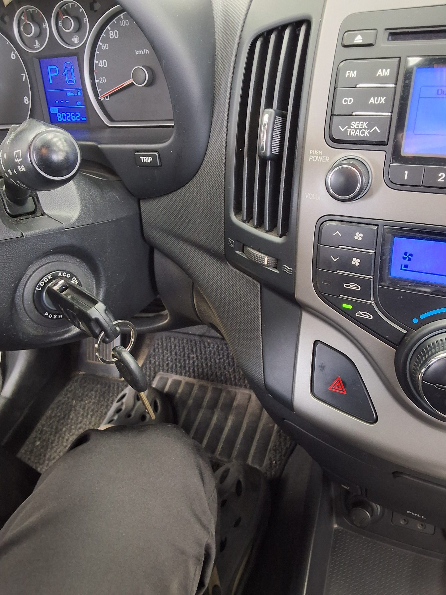 HYUNDAI i30 1.6 VVT LUXURY 2008 - zdjęcie 17