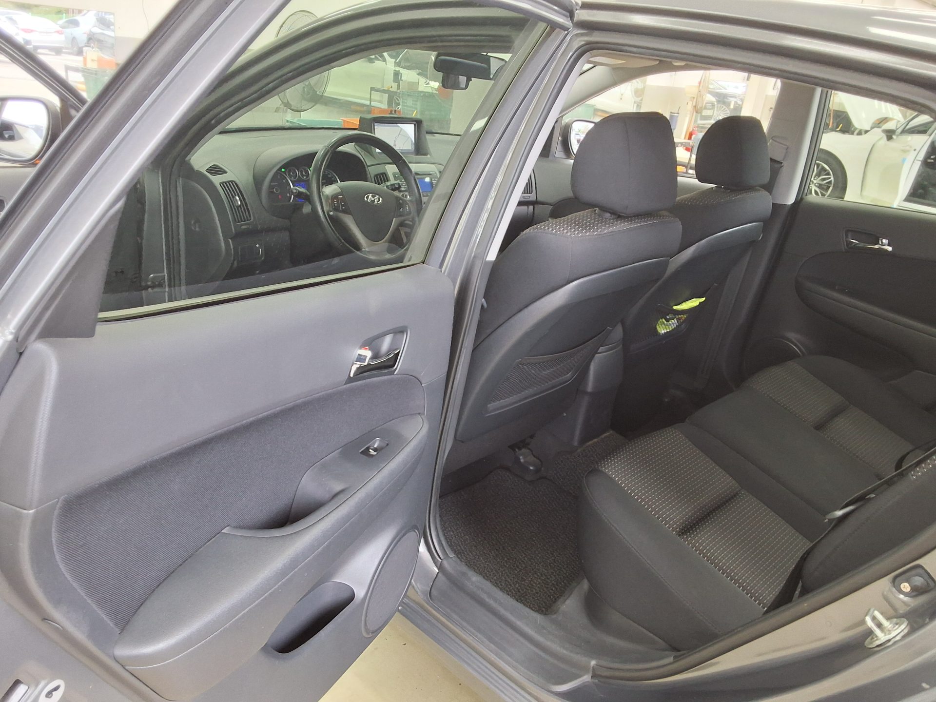 HYUNDAI i30 1.6 VVT LUXURY 2008 - zdjęcie 12