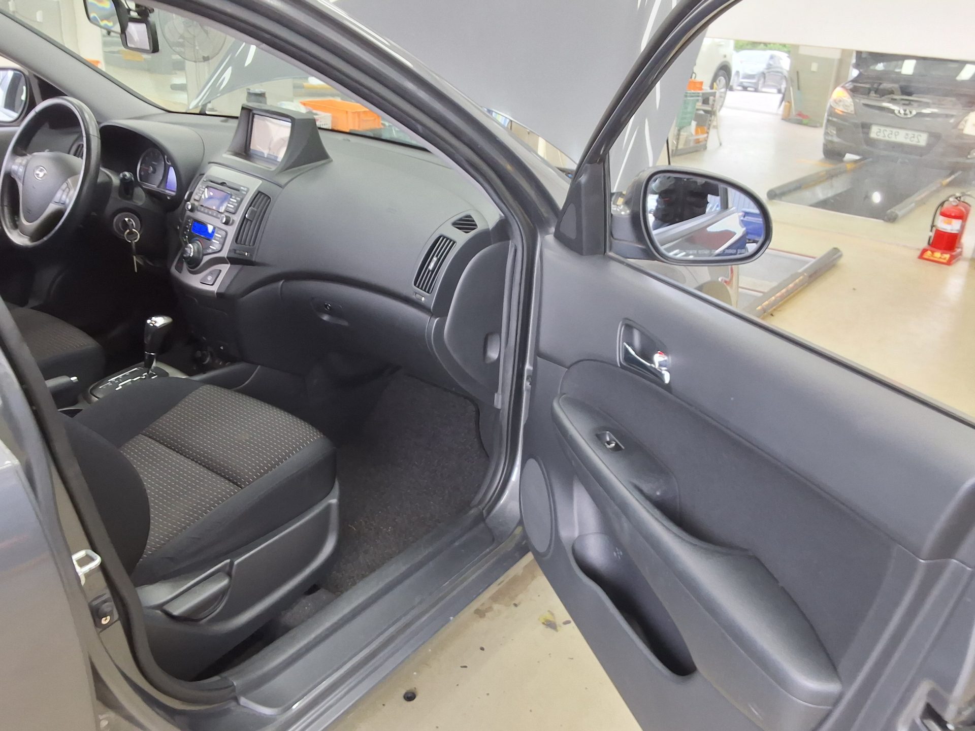 HYUNDAI i30 1.6 VVT LUXURY 2008 - zdjęcie 14