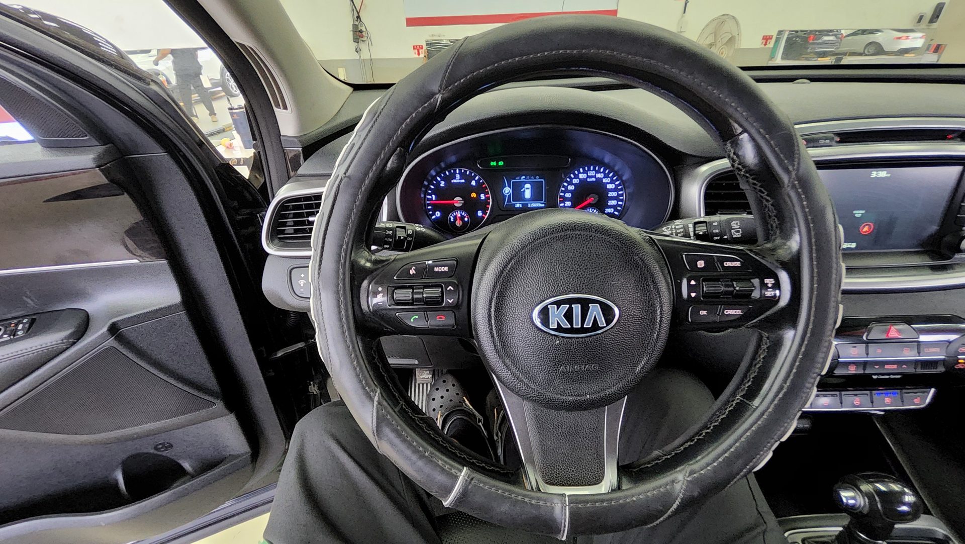 KIA ALL NEW SORENTO R2.0 2WD PRESTIGE 2015 - zdjęcie 16
