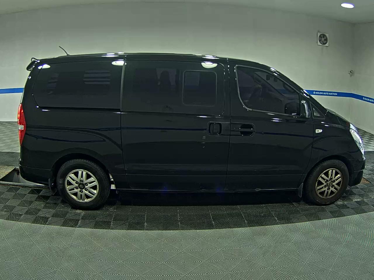 HYUNDAI GRAND STAREX 5-SEATER DIESEL VAN MODERN 2016 - zdjęcie 4