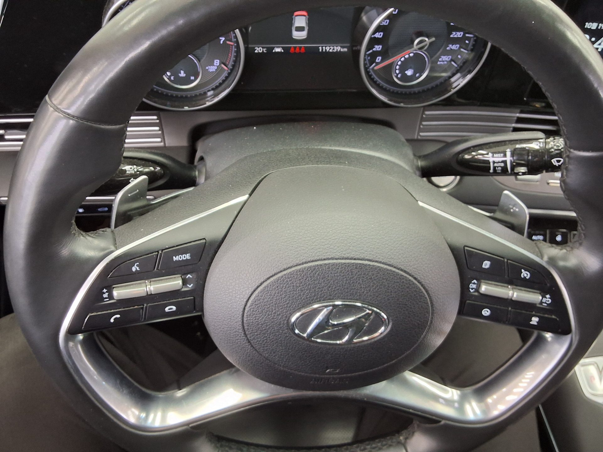 HYUNDAI THE NEW GRANDEUR IG GASOLINE 3.3 EXCLUSIVE 2020 - zdjęcie 17