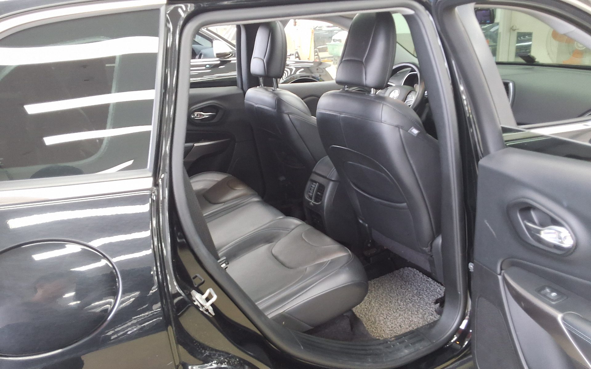 JEEP CHEROKEE (KL) 2.4 AWD LONGITUDE 2019 - zdjęcie 13