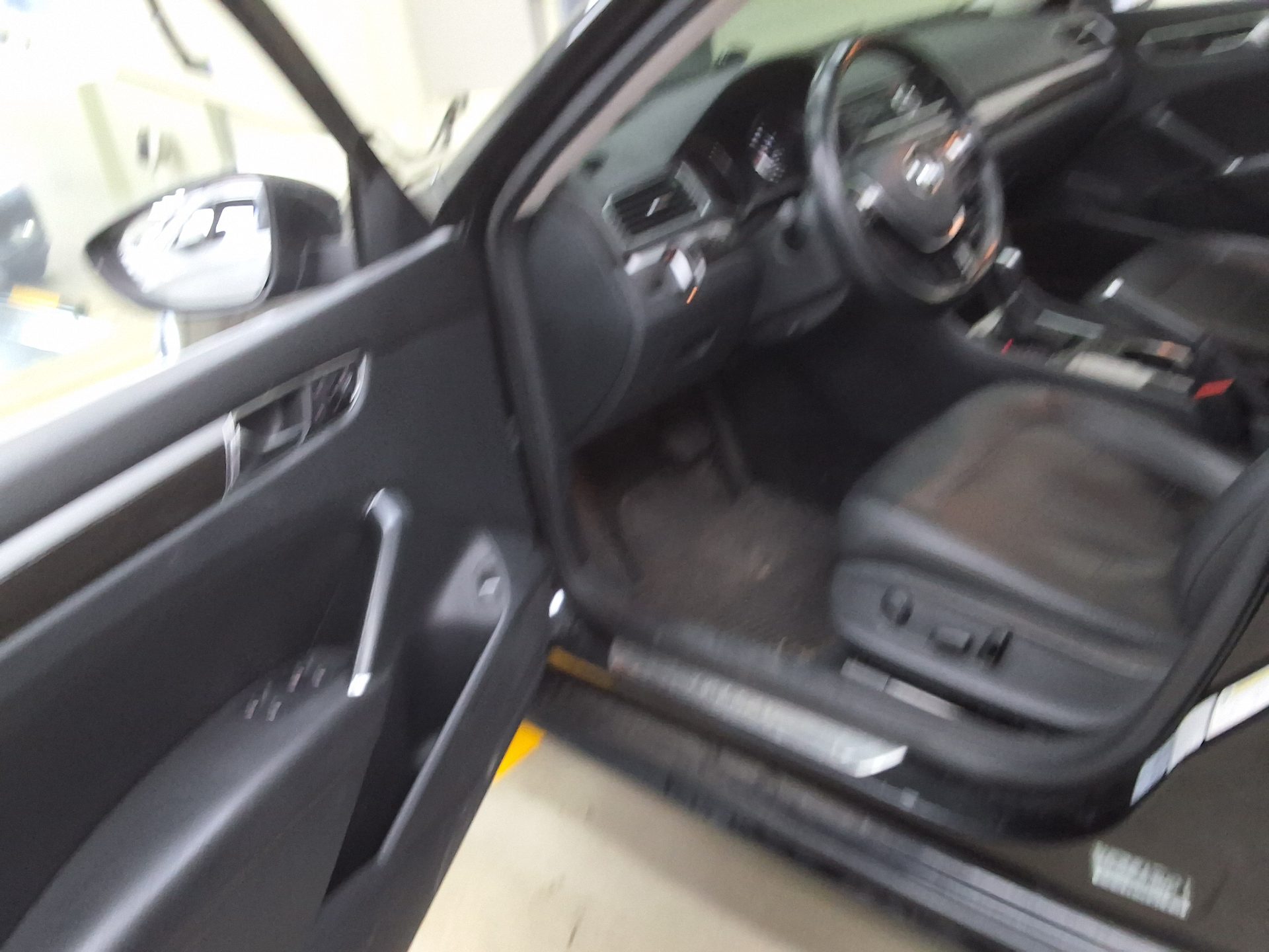 VOLKSWAGEN THE NEW PASSAT (7TH GEN) 1.8 TSI 2017 - zdjęcie 11