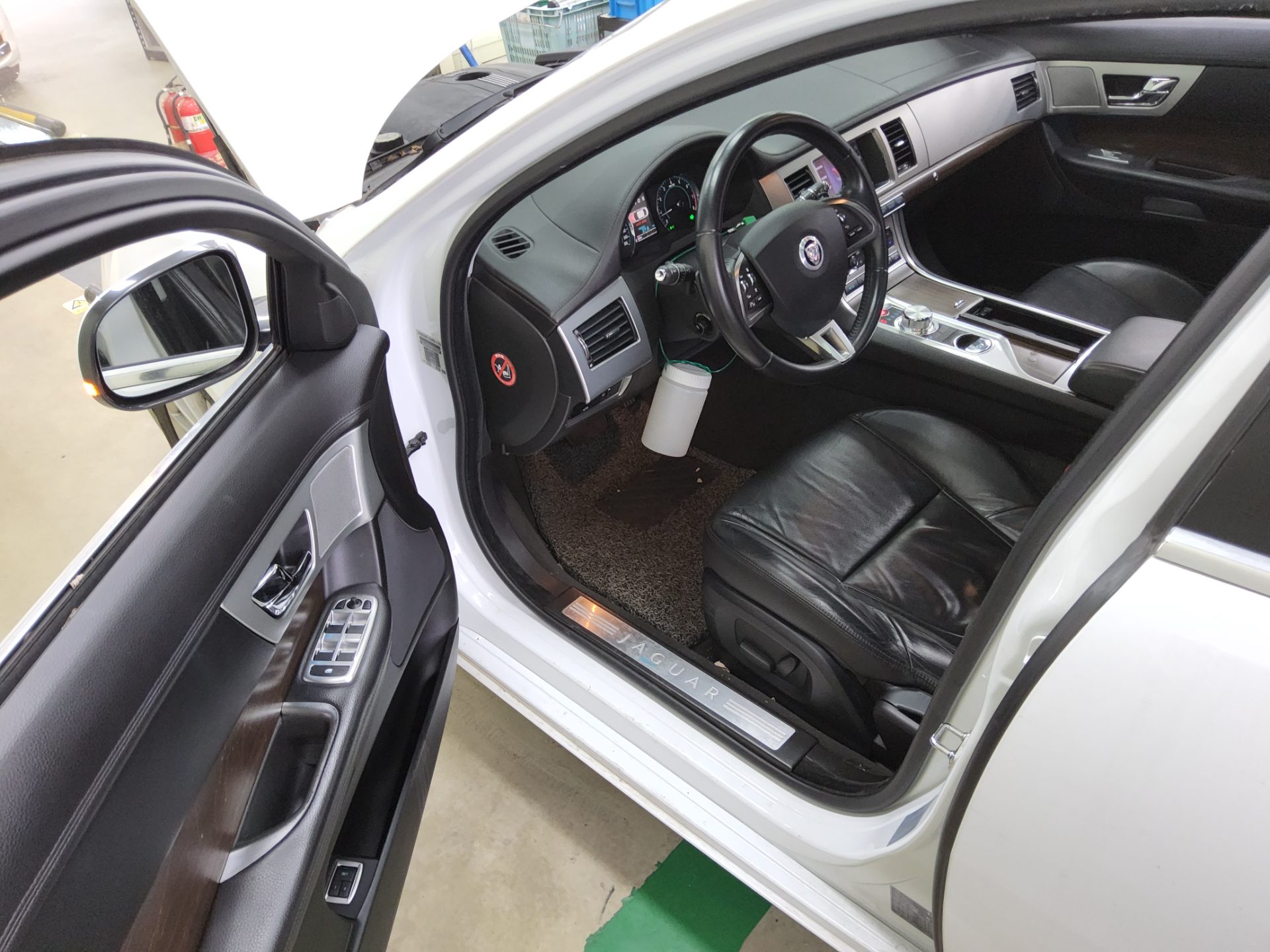 JAGUAR XF 2 LUXURY 2013 - zdjęcie 10