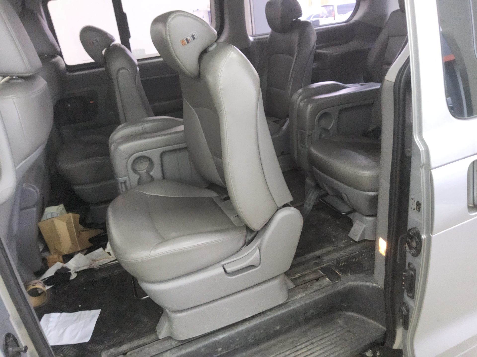 HYUNDAI THE NEW GRAND STAREX 12-SEATER DIESEL SMART 2019 - zdjęcie 12