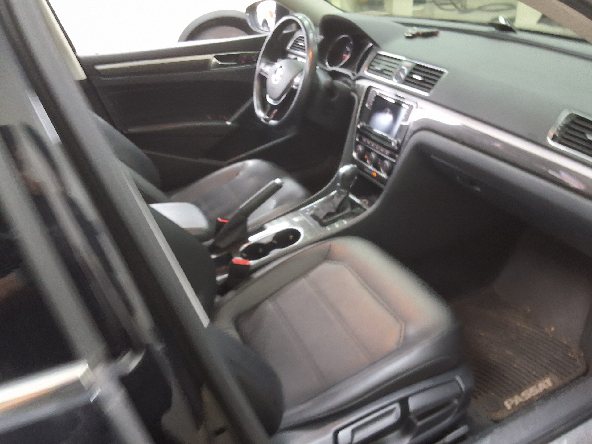 VOLKSWAGEN THE NEW PASSAT (7TH GEN) 1.8 TSI 2017 - zdjęcie 15