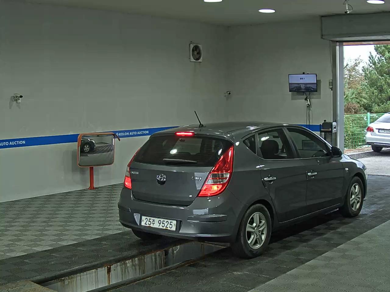 HYUNDAI i30 1.6 VVT LUXURY 2008 - zdjęcie 5