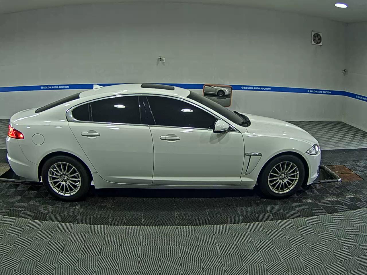 JAGUAR XF 2 LUXURY 2013 - zdjęcie 4