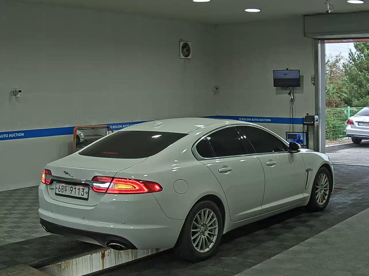 JAGUAR XF 2 LUXURY 2013 - zdjęcie 5