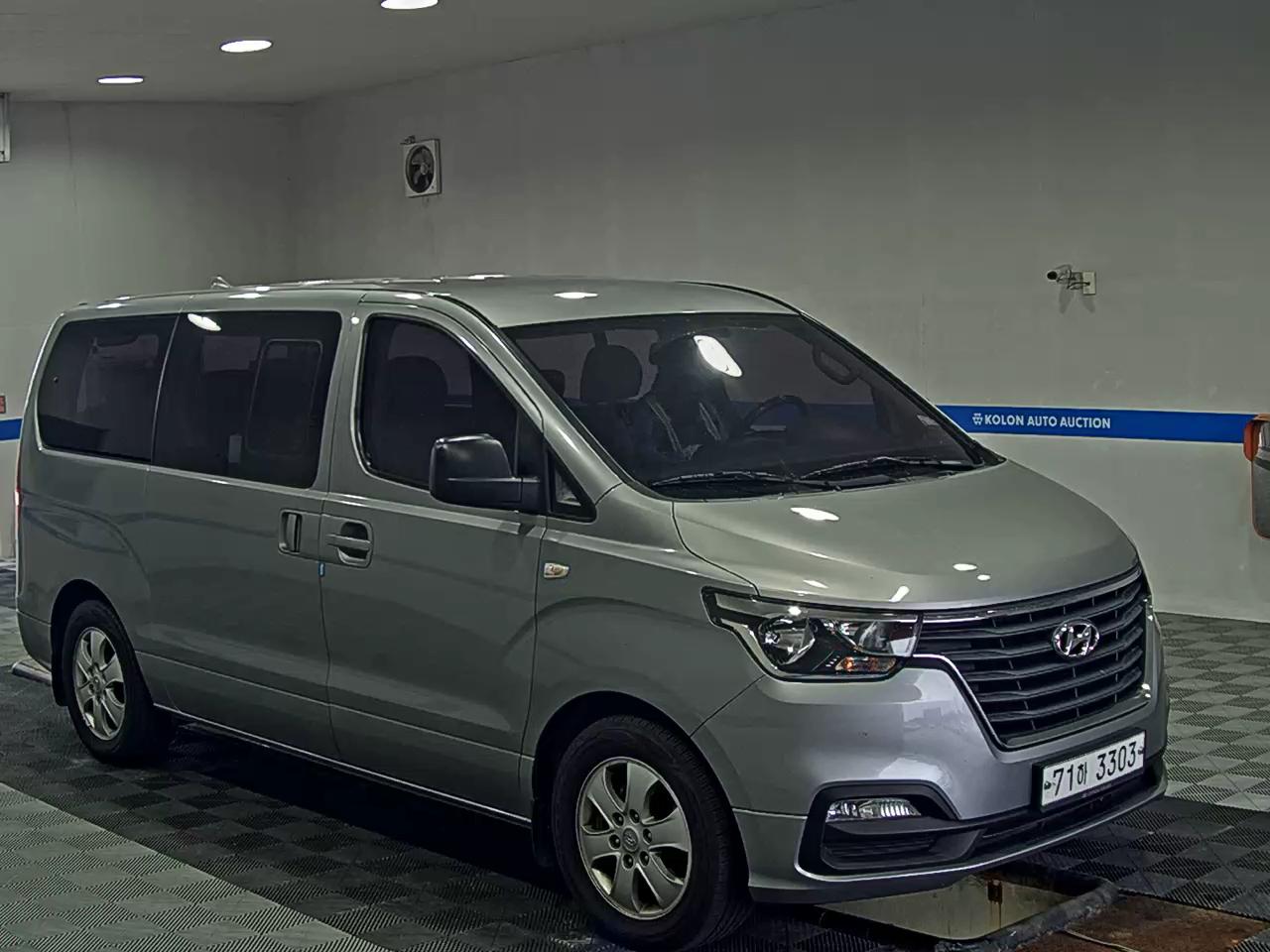HYUNDAI THE NEW GRAND STAREX 12-SEATER DIESEL SMART 2019 - zdjęcie 3