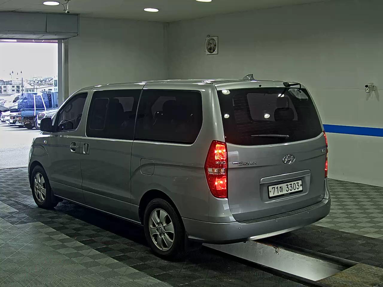 HYUNDAI THE NEW GRAND STAREX 12-SEATER DIESEL SMART 2019 - zdjęcie 6