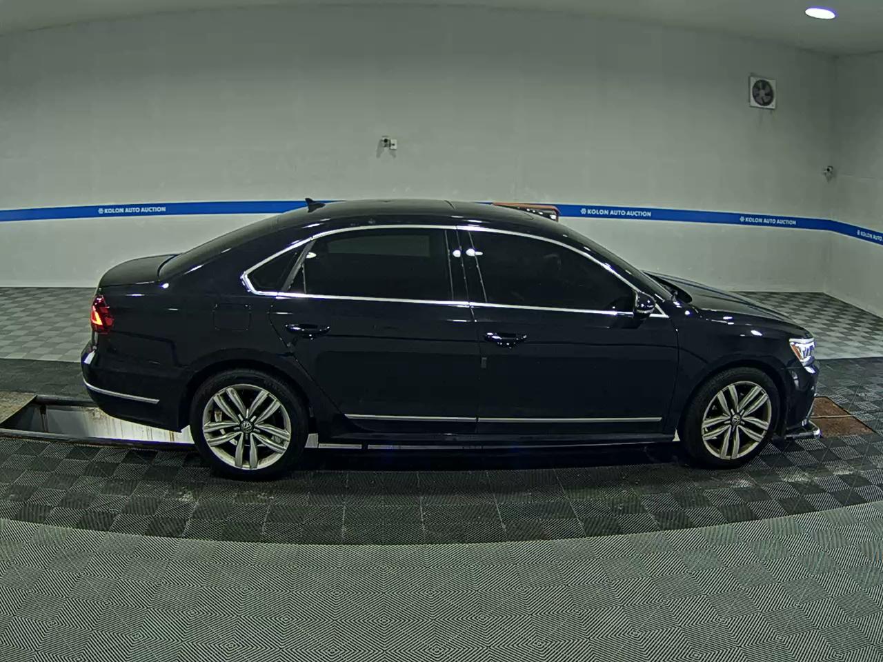 VOLKSWAGEN THE NEW PASSAT (7TH GEN) 1.8 TSI 2017 - zdjęcie 4