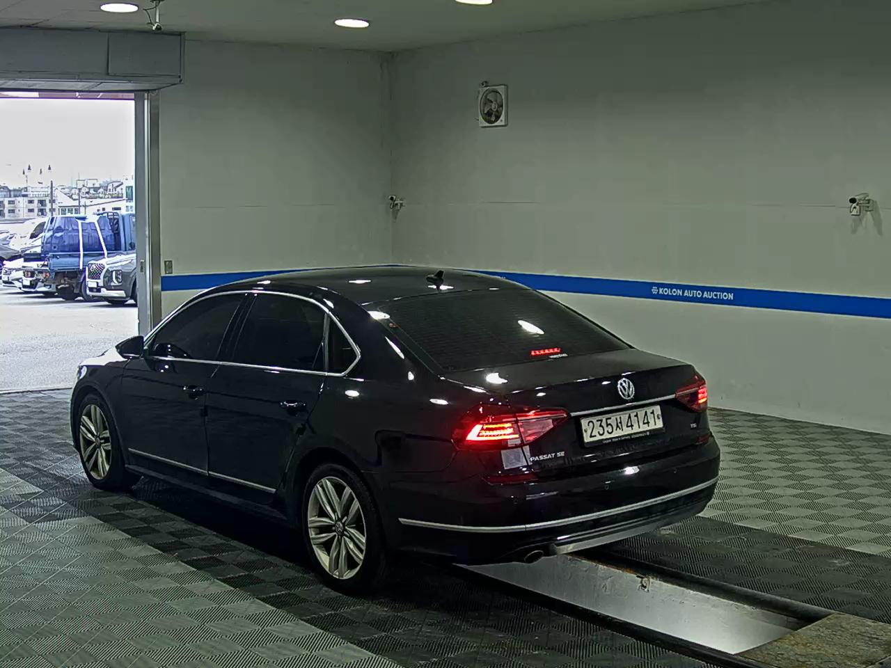 VOLKSWAGEN THE NEW PASSAT (7TH GEN) 1.8 TSI 2017 - zdjęcie 6