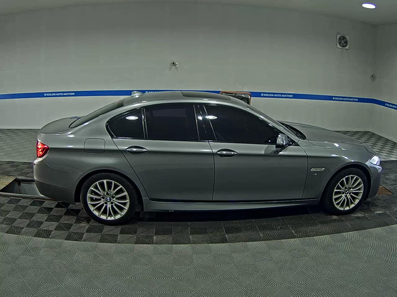 BMW 5 SERIES (6TH GEN) 528i xDRIVE M AERODYNAMIC 2016 - zdjęcie 4