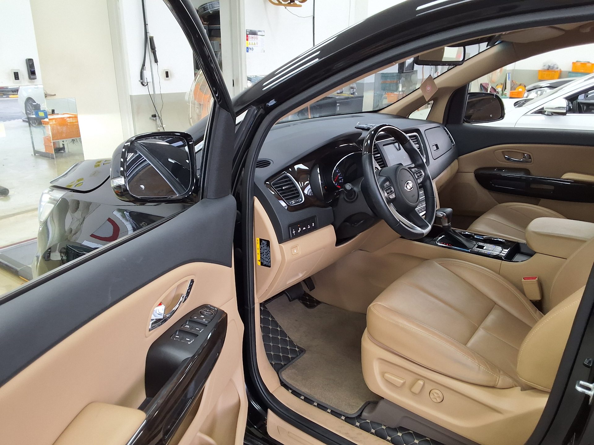 KIA THE NEW CARNIVAL 9-SEATER DIESEL NOBLESSE SPECIAL 2020 - zdjęcie 10