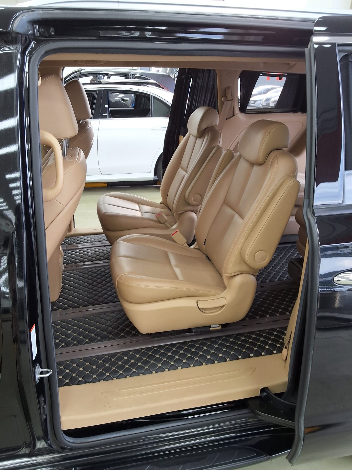 KIA THE NEW CARNIVAL 9-SEATER DIESEL NOBLESSE SPECIAL 2020 - zdjęcie 12