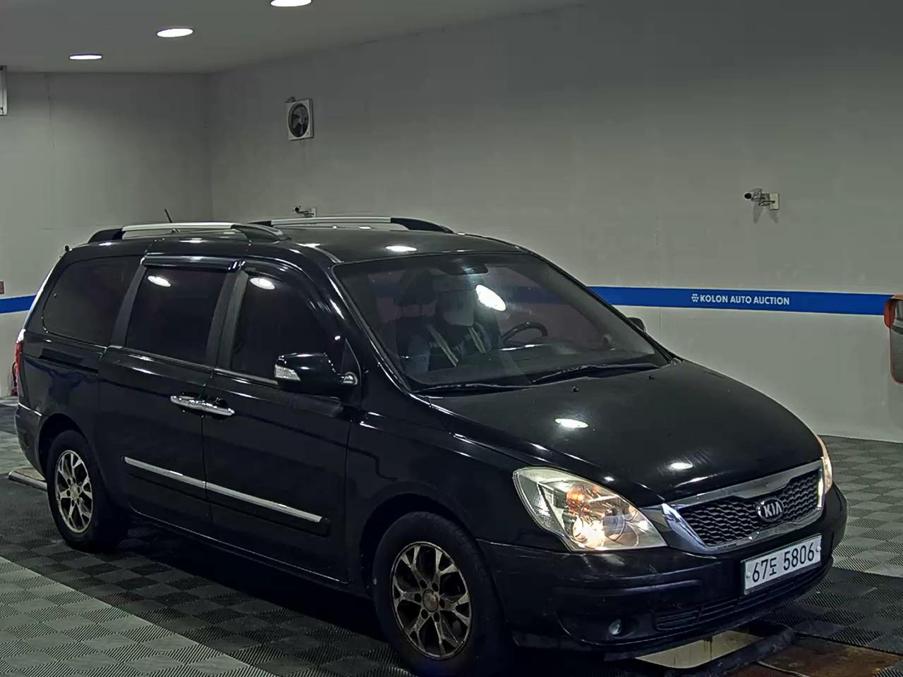 KIA CARNIVAL R LIMOUSINE DIESEL 9-SEATER GLX LUXURY MODEL 2014 - zdjęcie 3