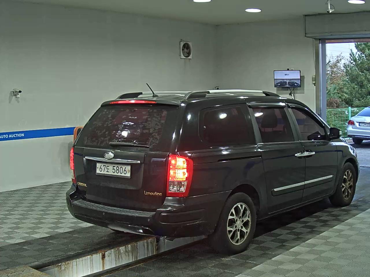KIA CARNIVAL R LIMOUSINE DIESEL 9-SEATER GLX LUXURY MODEL 2014 - zdjęcie 5