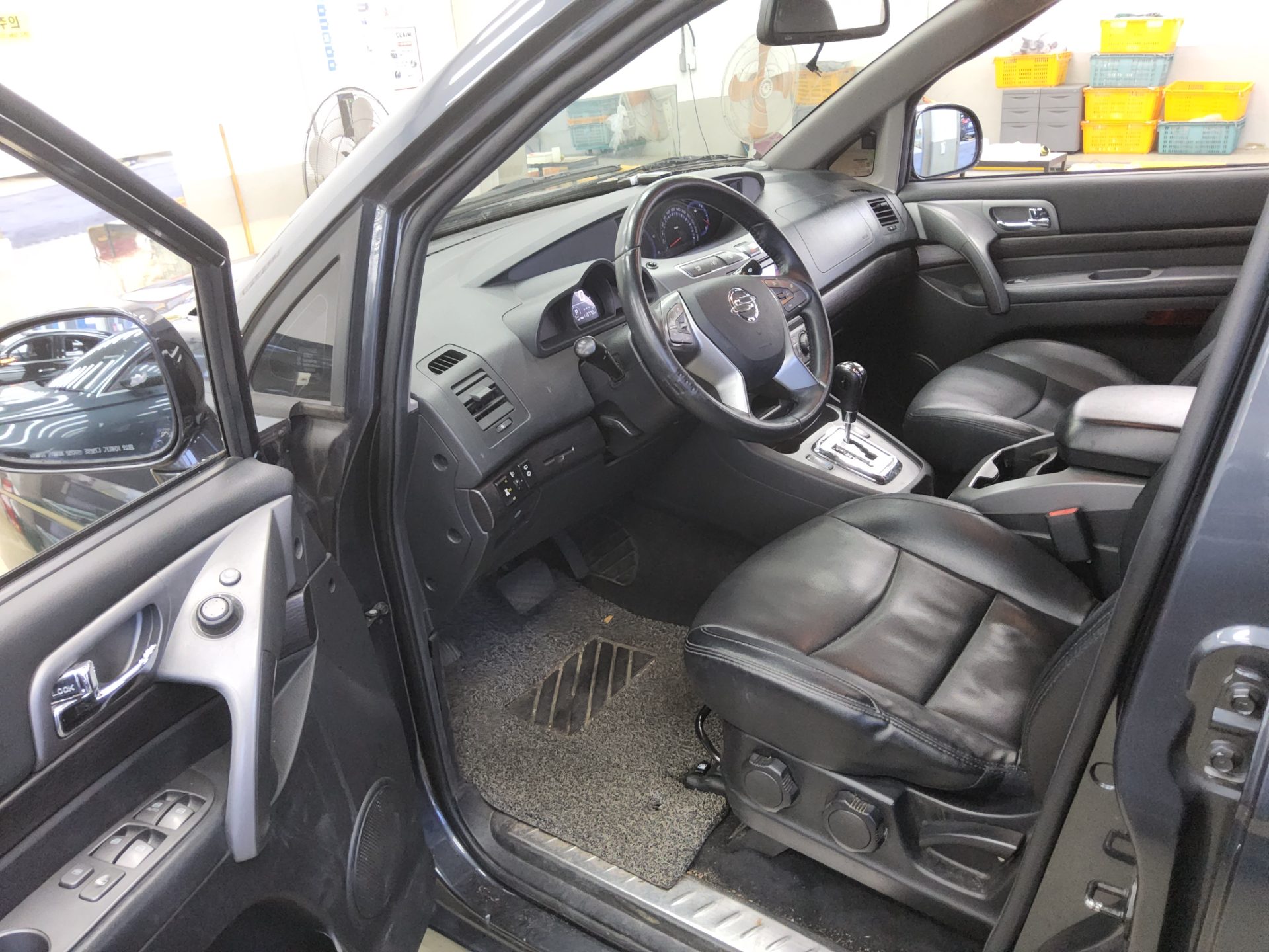 KG MOBILITY (SSANGYONG) NEW KORANDO TURISMO 2.2 11-SEATER 4WD TX 2019 - zdjęcie 10