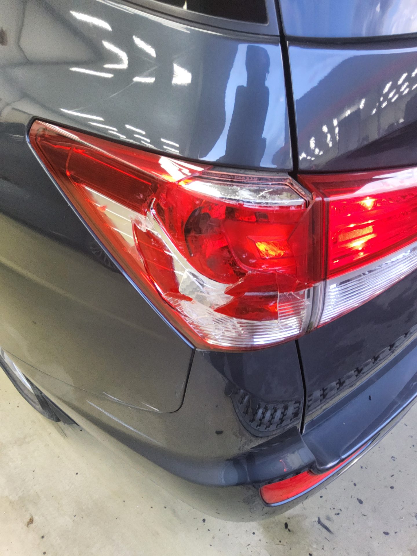KG MOBILITY (SSANGYONG) NEW KORANDO TURISMO 2.2 11-SEATER 4WD TX 2019 - zdjęcie 18