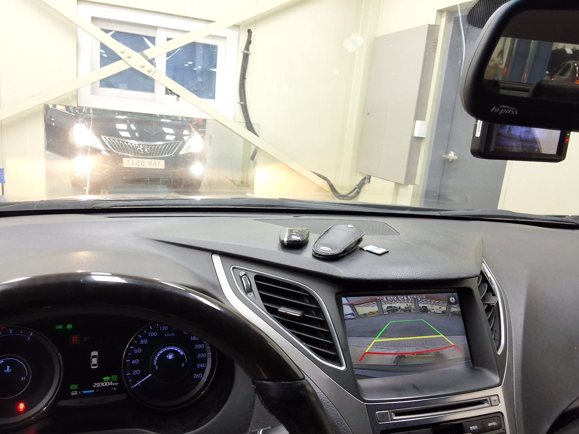 HYUNDAI GRANDEUR HG HYBRID 2.4 HEV PREMIUM 2016 - zdjęcie 25