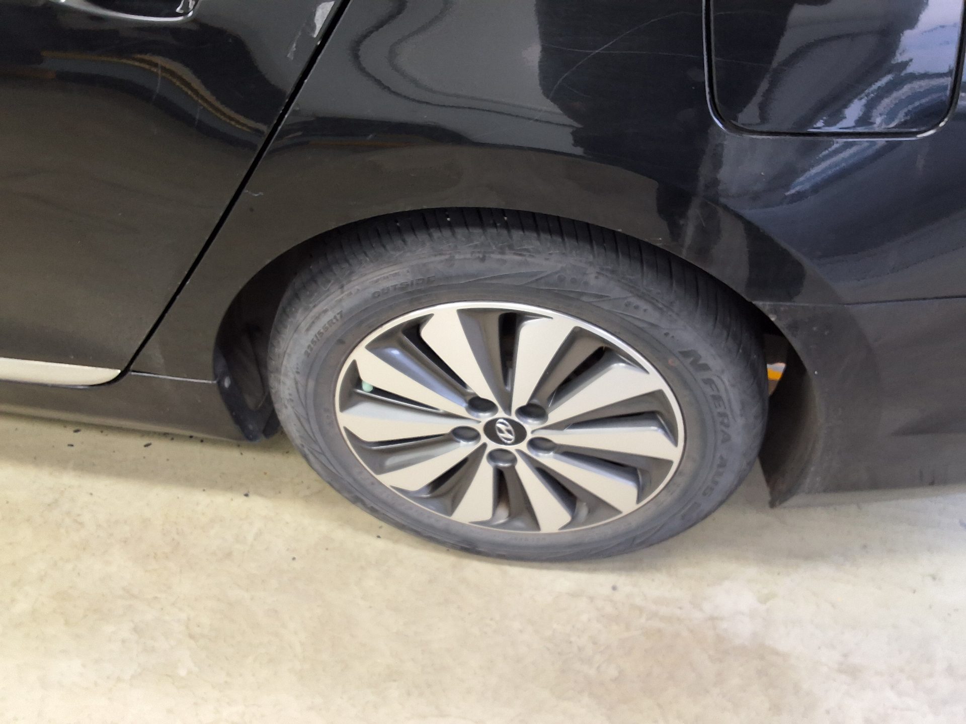 HYUNDAI GRANDEUR HG HYBRID 2.4 HEV PREMIUM 2016 - zdjęcie 20