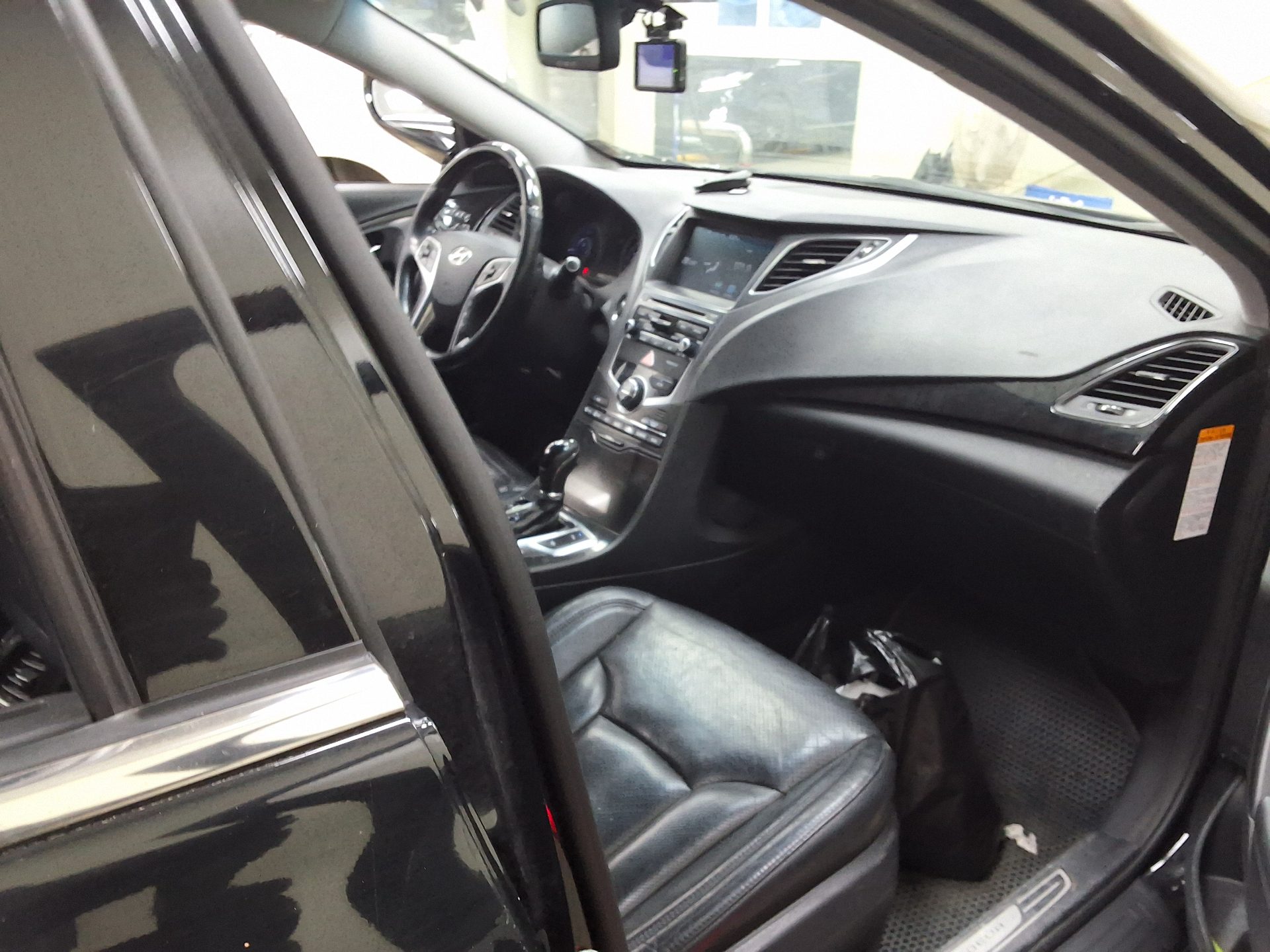 HYUNDAI GRANDEUR HG HYBRID 2.4 HEV PREMIUM 2016 - zdjęcie 15