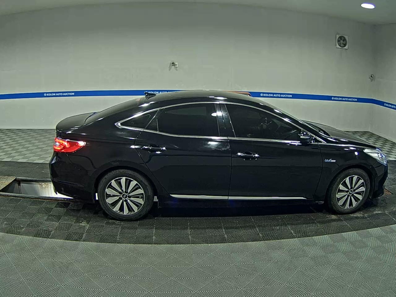 HYUNDAI GRANDEUR HG HYBRID 2.4 HEV PREMIUM 2016 - zdjęcie 4