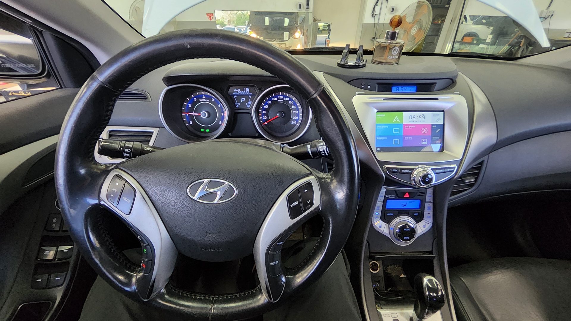 HYUNDAI AVANTE MD M16 GDi LUXURY 2012 - zdjęcie 18