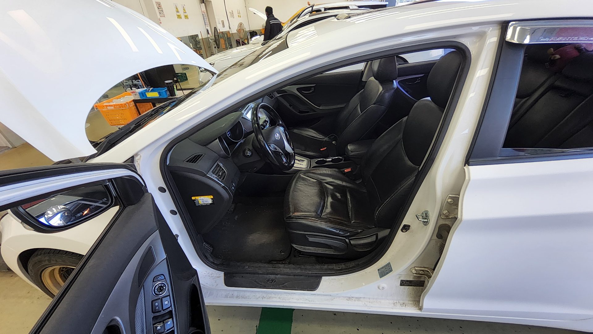 HYUNDAI AVANTE MD M16 GDi LUXURY 2012 - zdjęcie 10