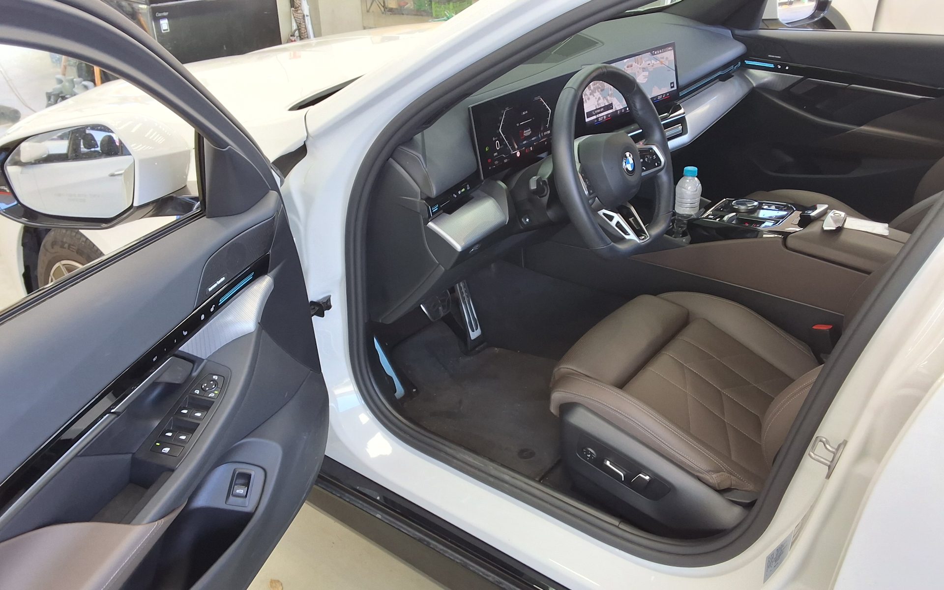 BMW 5 SERIES (8TH GEN) 520i M SPORT PACK 2024 - zdjęcie 10