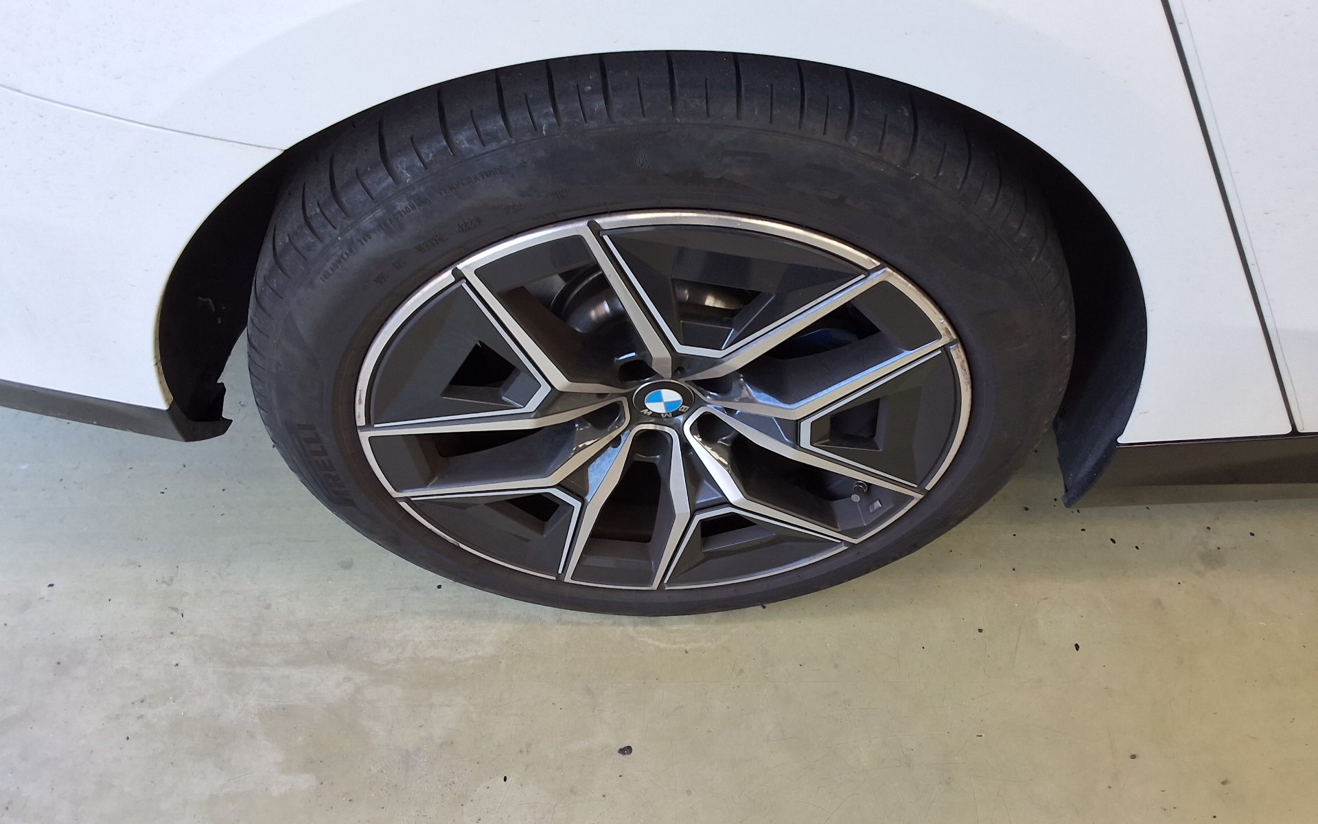 BMW 5 SERIES (8TH GEN) 520i M SPORT PACK 2024 - zdjęcie 26