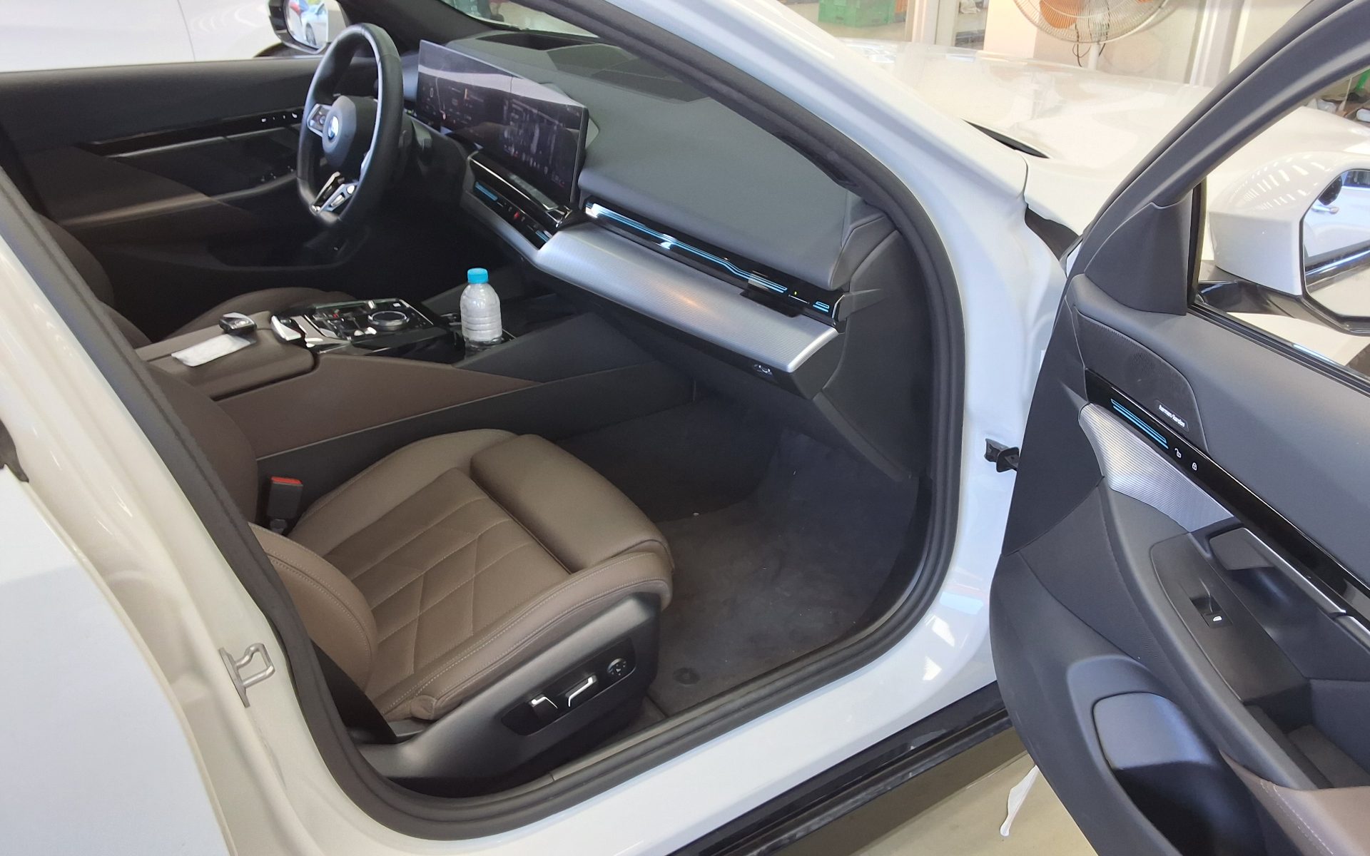 BMW 5 SERIES (8TH GEN) 520i M SPORT PACK 2024 - zdjęcie 14