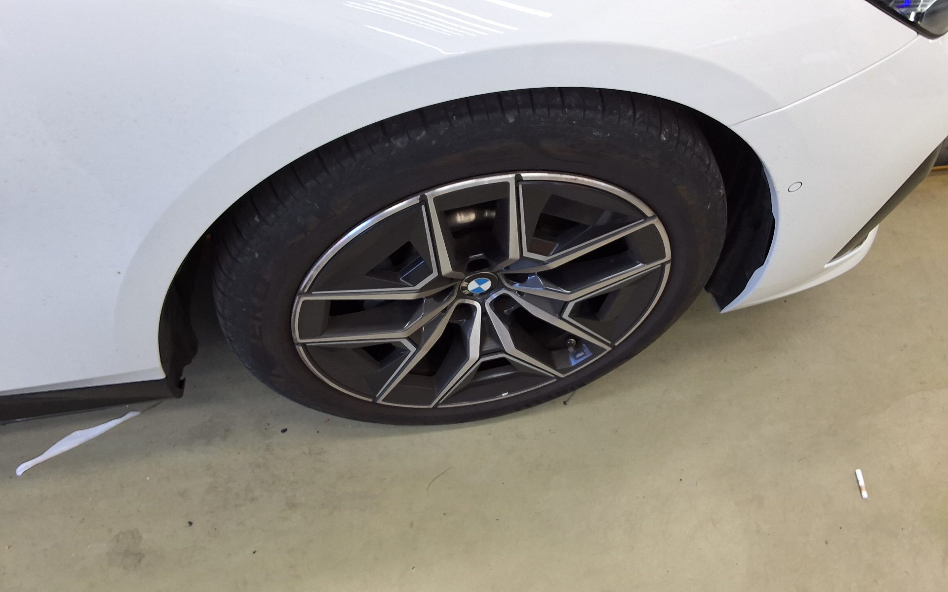 BMW 5 SERIES (8TH GEN) 520i M SPORT PACK 2024 - zdjęcie 25