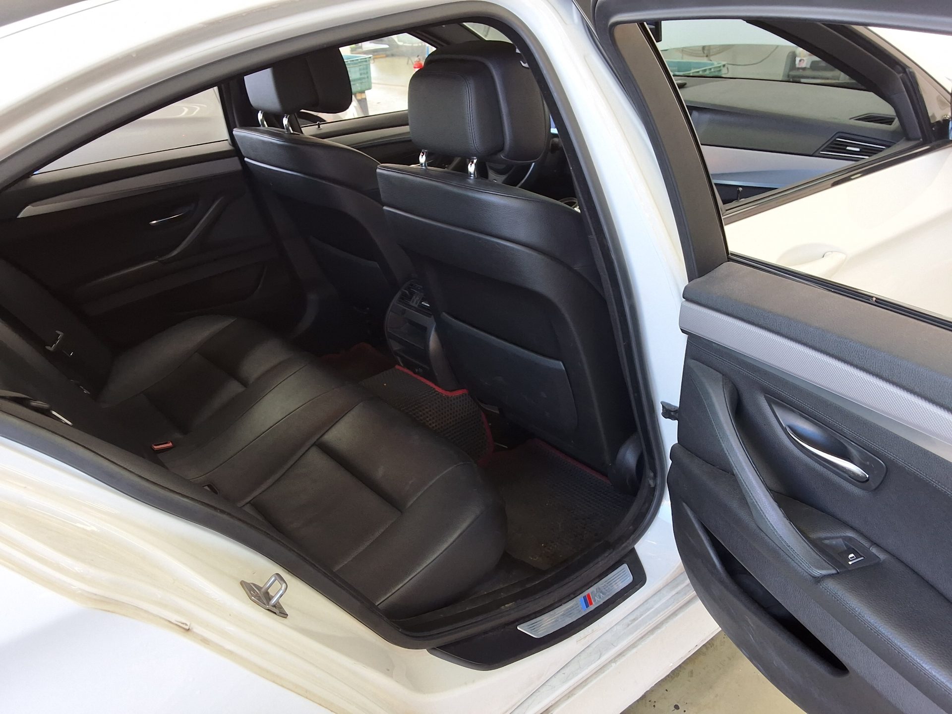 BMW 5 SERIES (6TH GEN) 520d M SPORT 2013 - zdjęcie 13