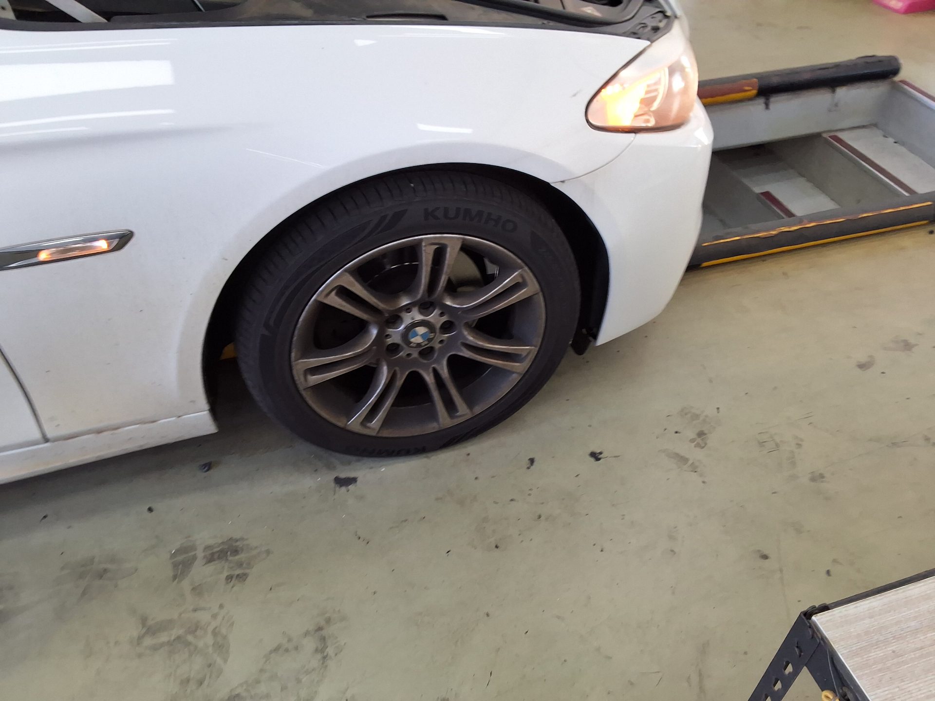 BMW 5 SERIES (6TH GEN) 520d M SPORT 2013 - zdjęcie 24