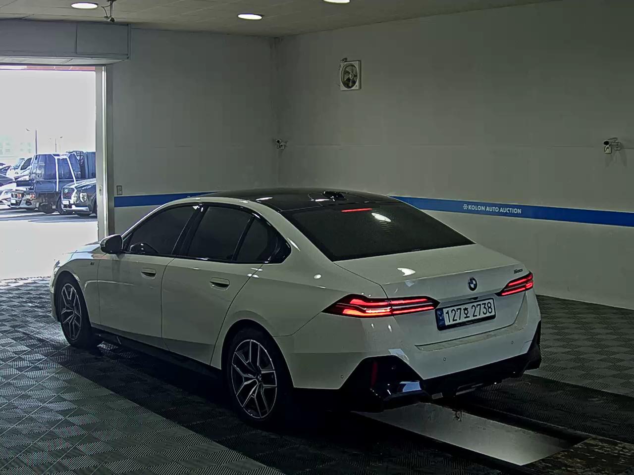 BMW 5 SERIES (8TH GEN) 520i M SPORT PACK 2024 - zdjęcie 6