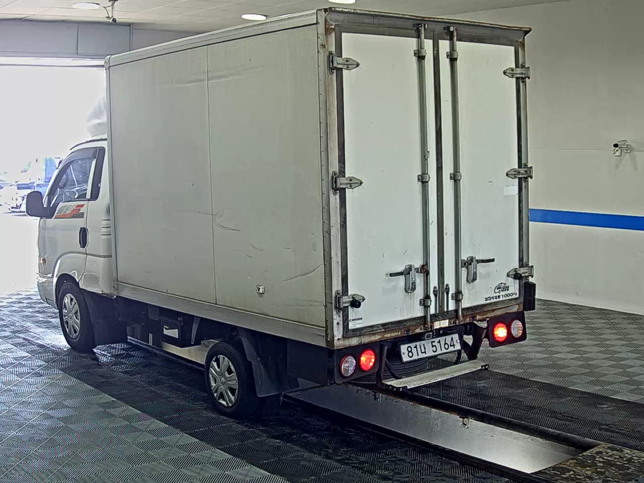 KIA BONGO III CARGO BUILT-IN BOX TRUCK 1 TON KING CAB 2018 - zdjęcie 6