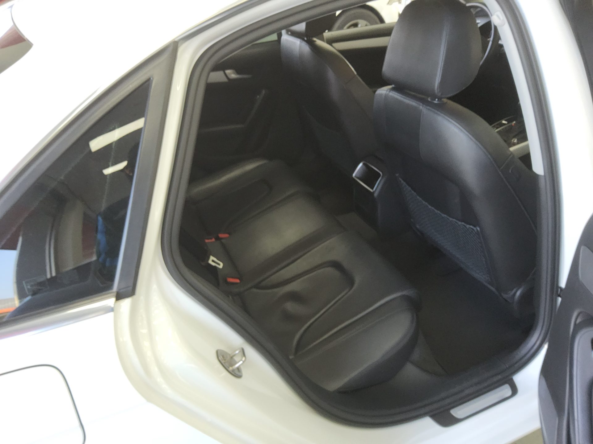 AUDI A4 (4TH GEN) 30 TDI DYNAMIC 2015 - zdjęcie 13