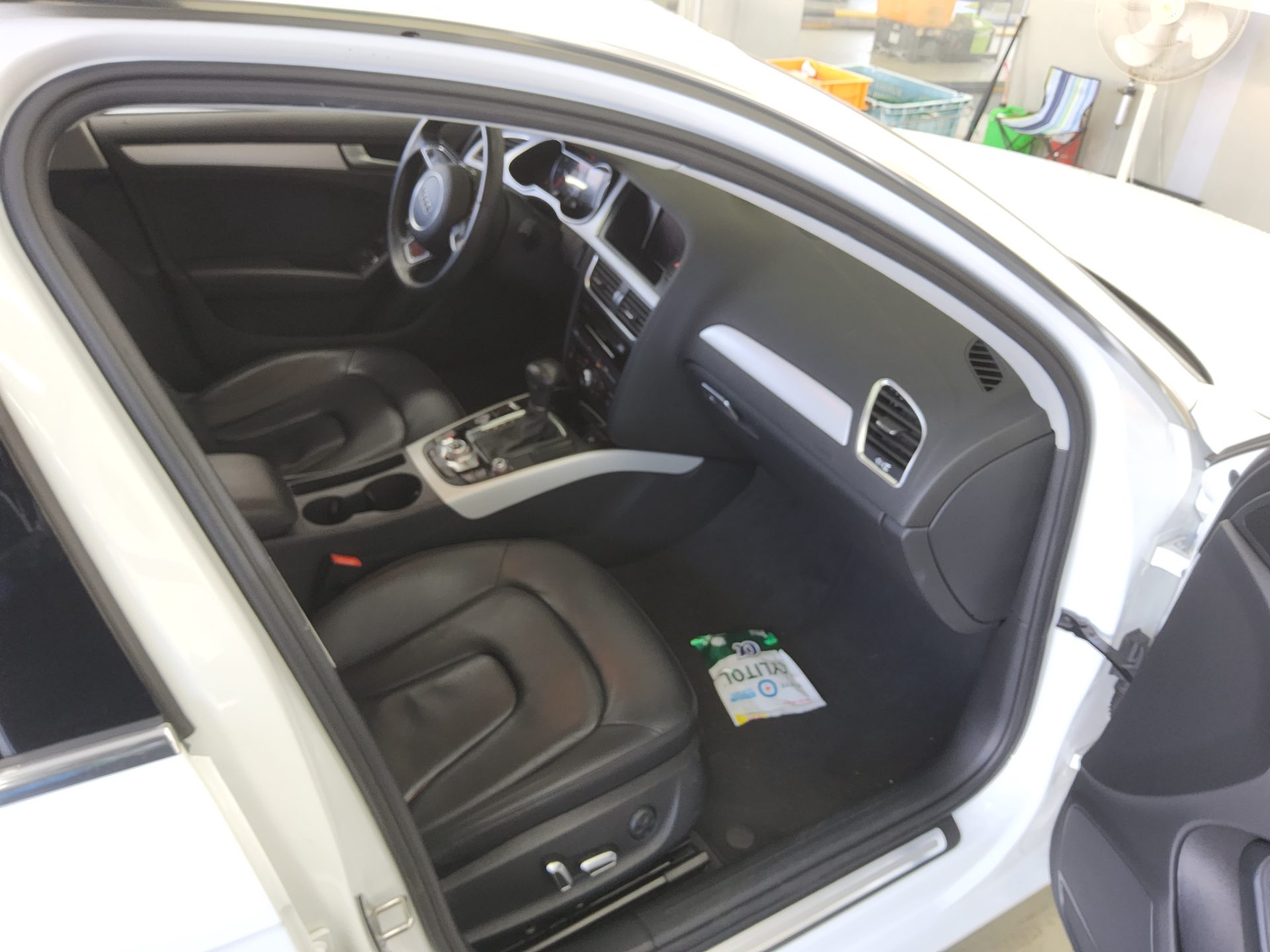 AUDI A4 (4TH GEN) 30 TDI DYNAMIC 2015 - zdjęcie 14