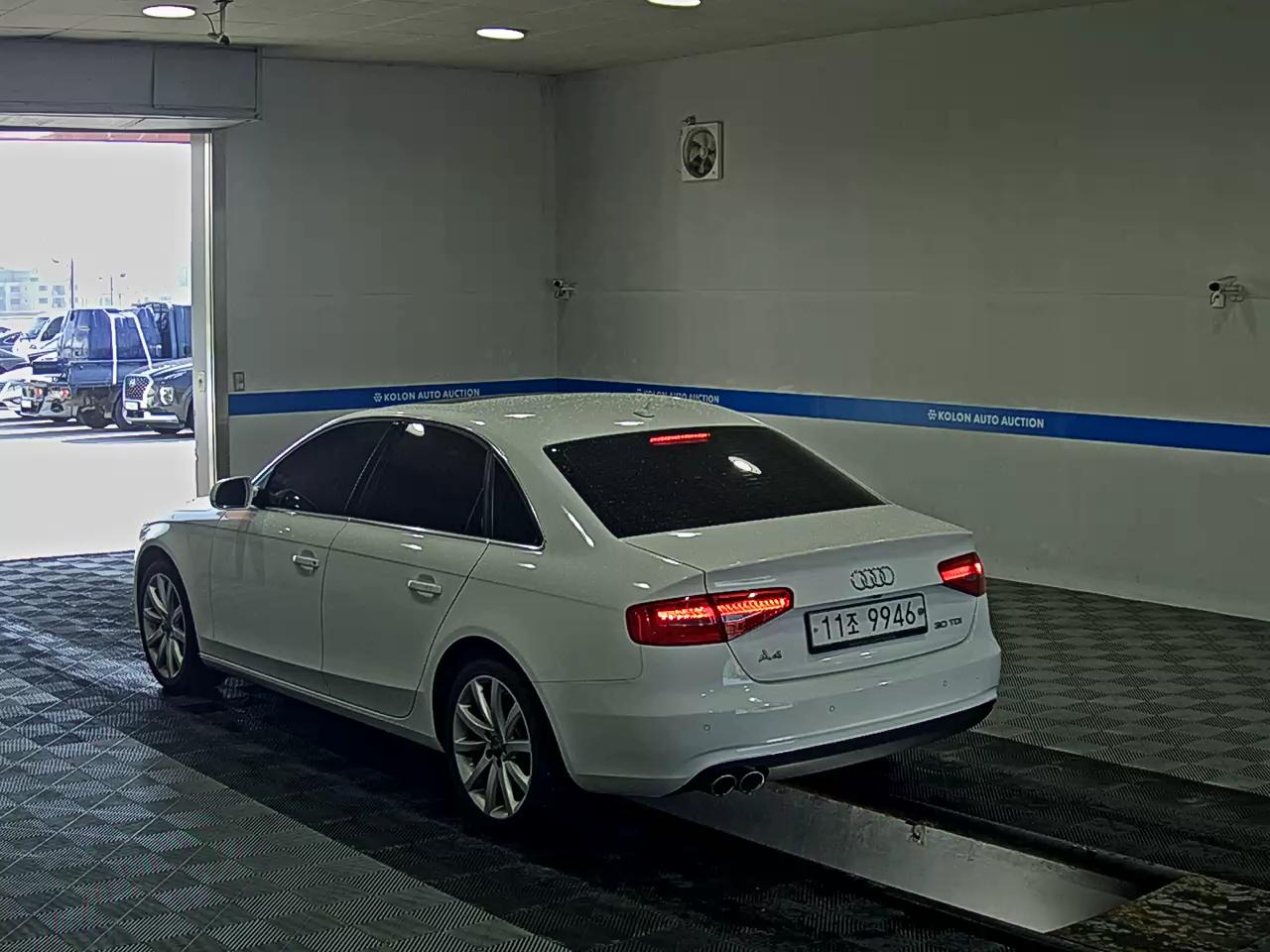 AUDI A4 (4TH GEN) 30 TDI DYNAMIC 2015 - zdjęcie 6