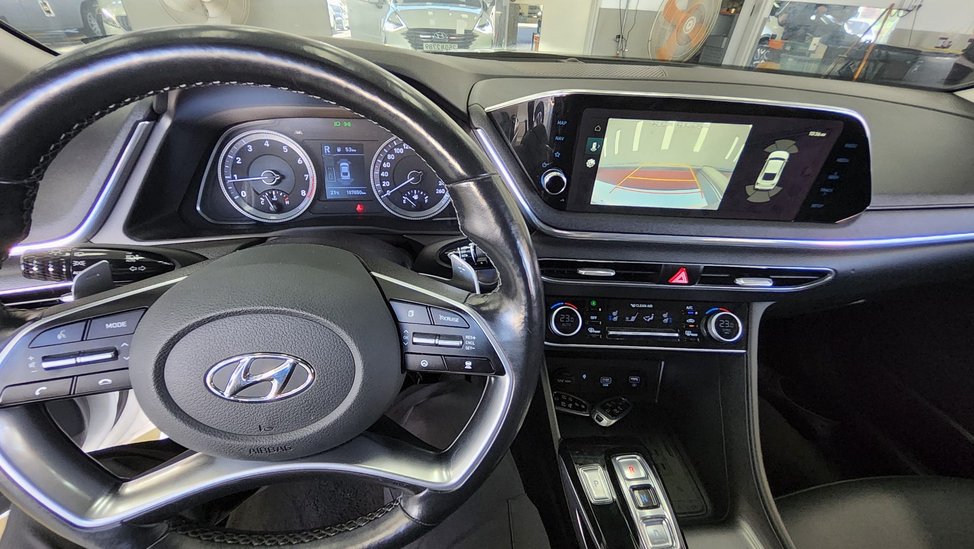 HYUNDAI SONATA (DN8) G2.0 PREMIUM FAMILY 2020 - zdjęcie 19